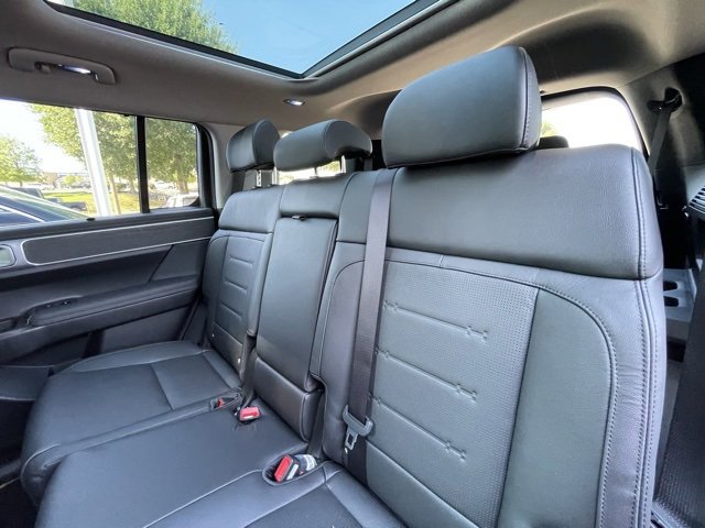 Used 2024 Hyundai Santa Fe Limited image 25