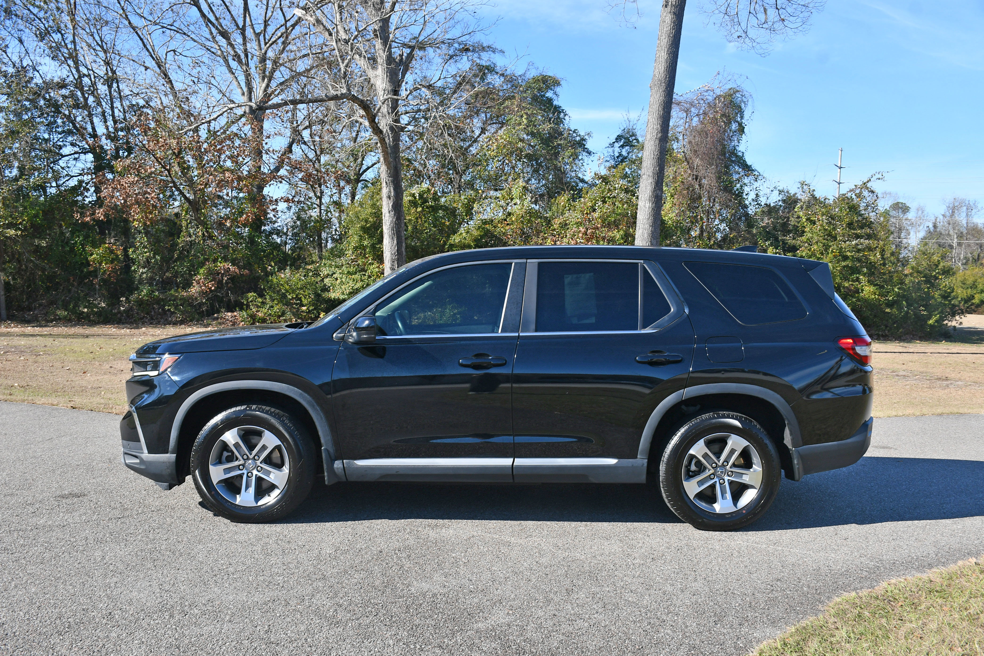 Used 2024 Honda Pilot EX-L image 2