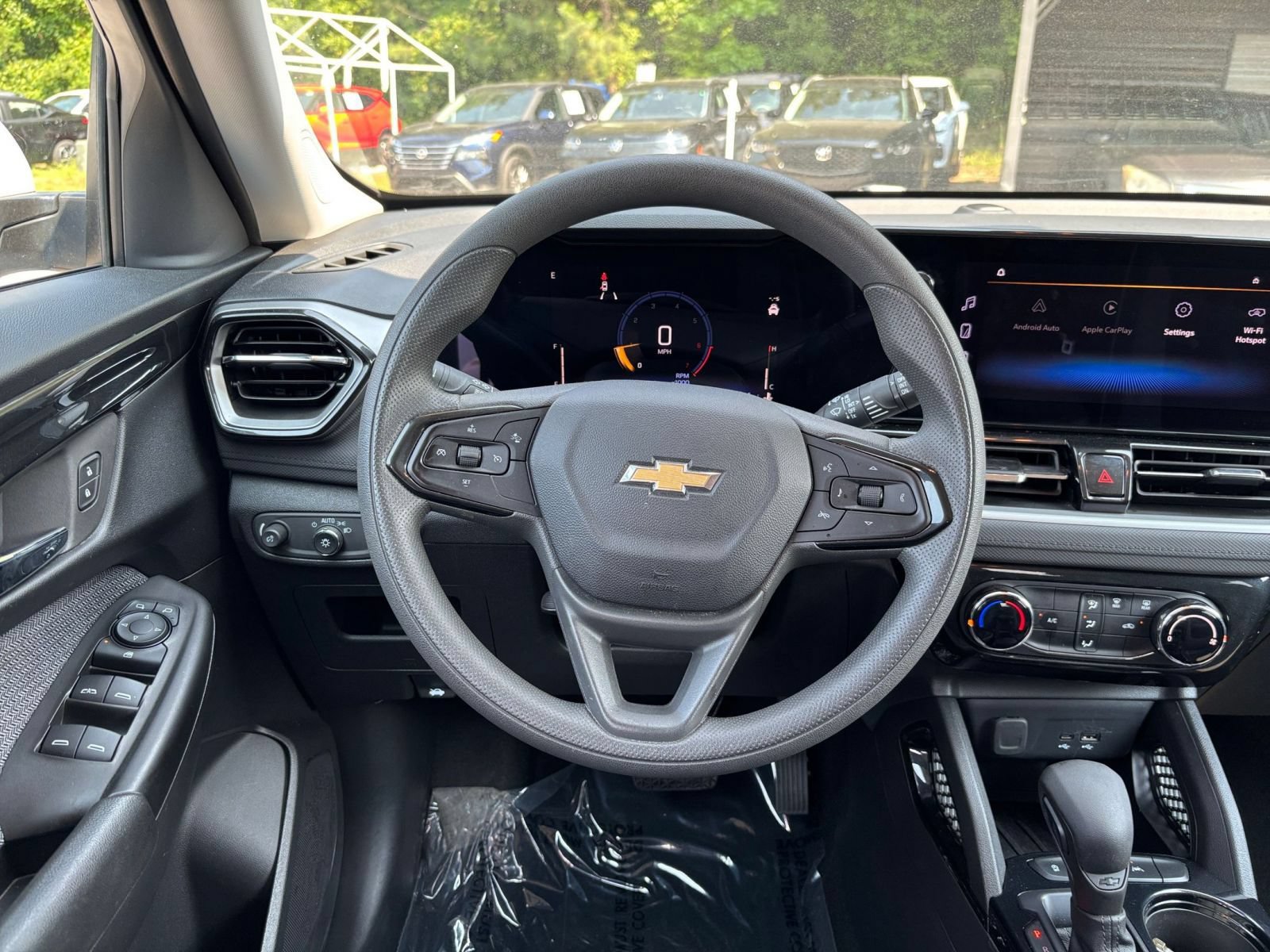 Used 2025 Chevrolet TrailBlazer LT FWD image 32