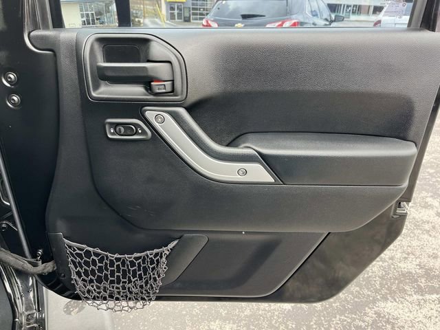 Used 2016 Jeep Wrangler Unlimited Sahara w/ Connectivity Group image 22