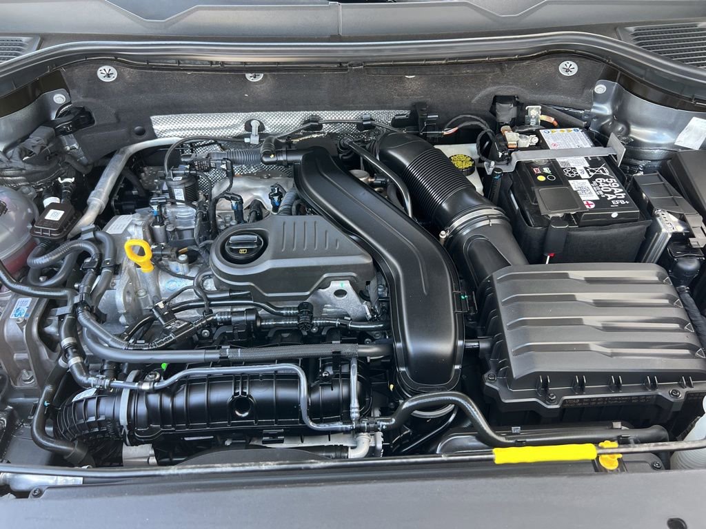 Used 2024 Volkswagen Taos SE image 21