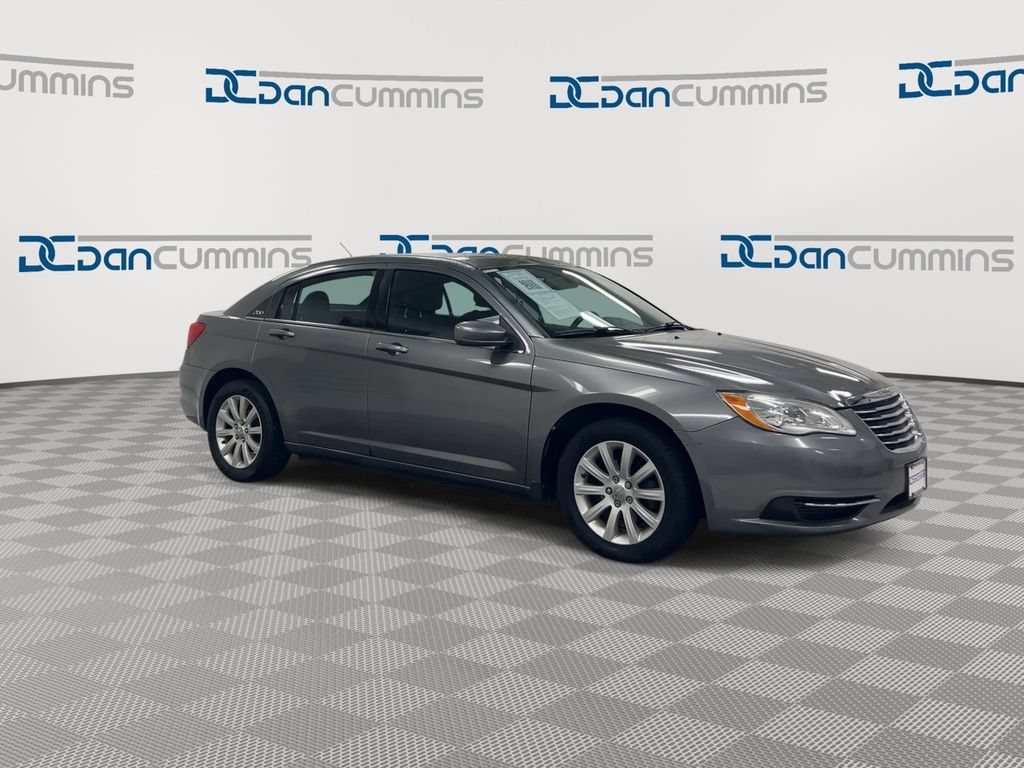 Used 2013 Chrysler 200 Touring FWD image 2