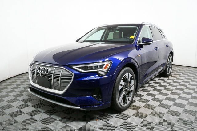 Certified 2023 Audi e-tron Premium Plus w/ Premium Plus Package AWD/4WD image 34