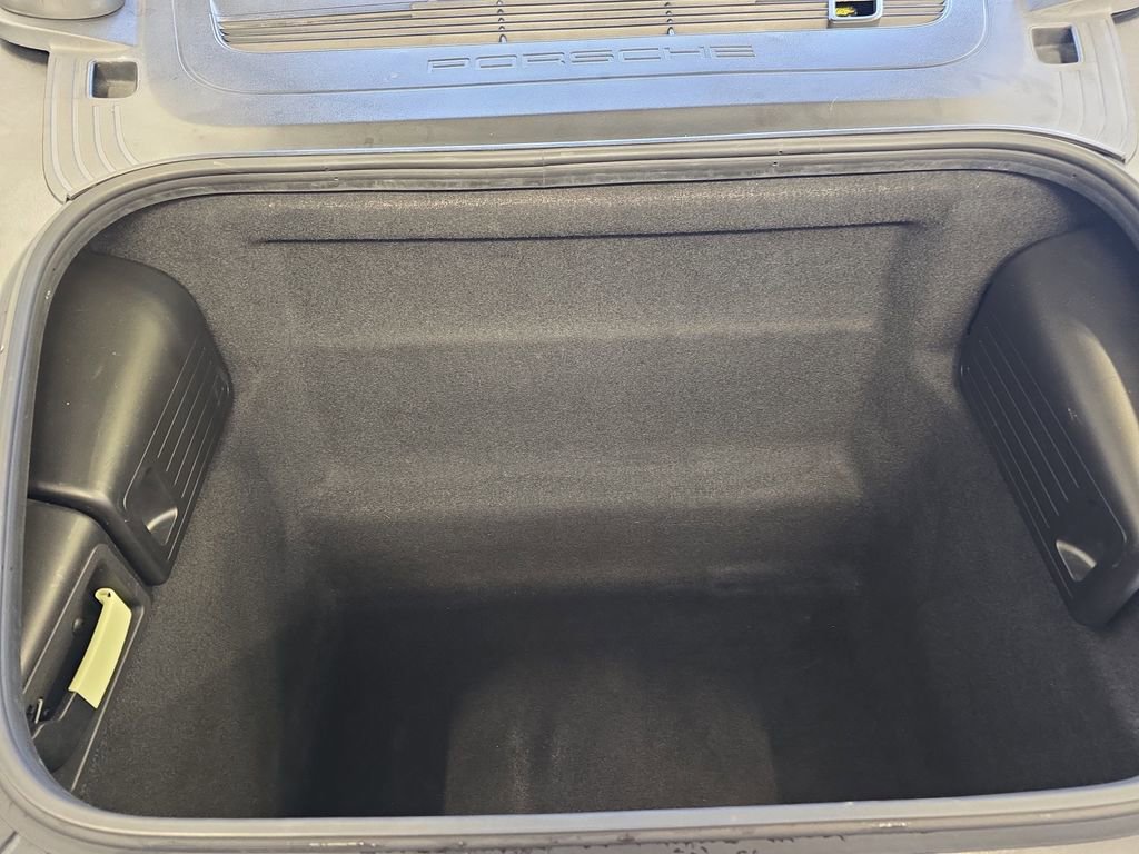 Used 2018 Porsche 911 Carrera image 13