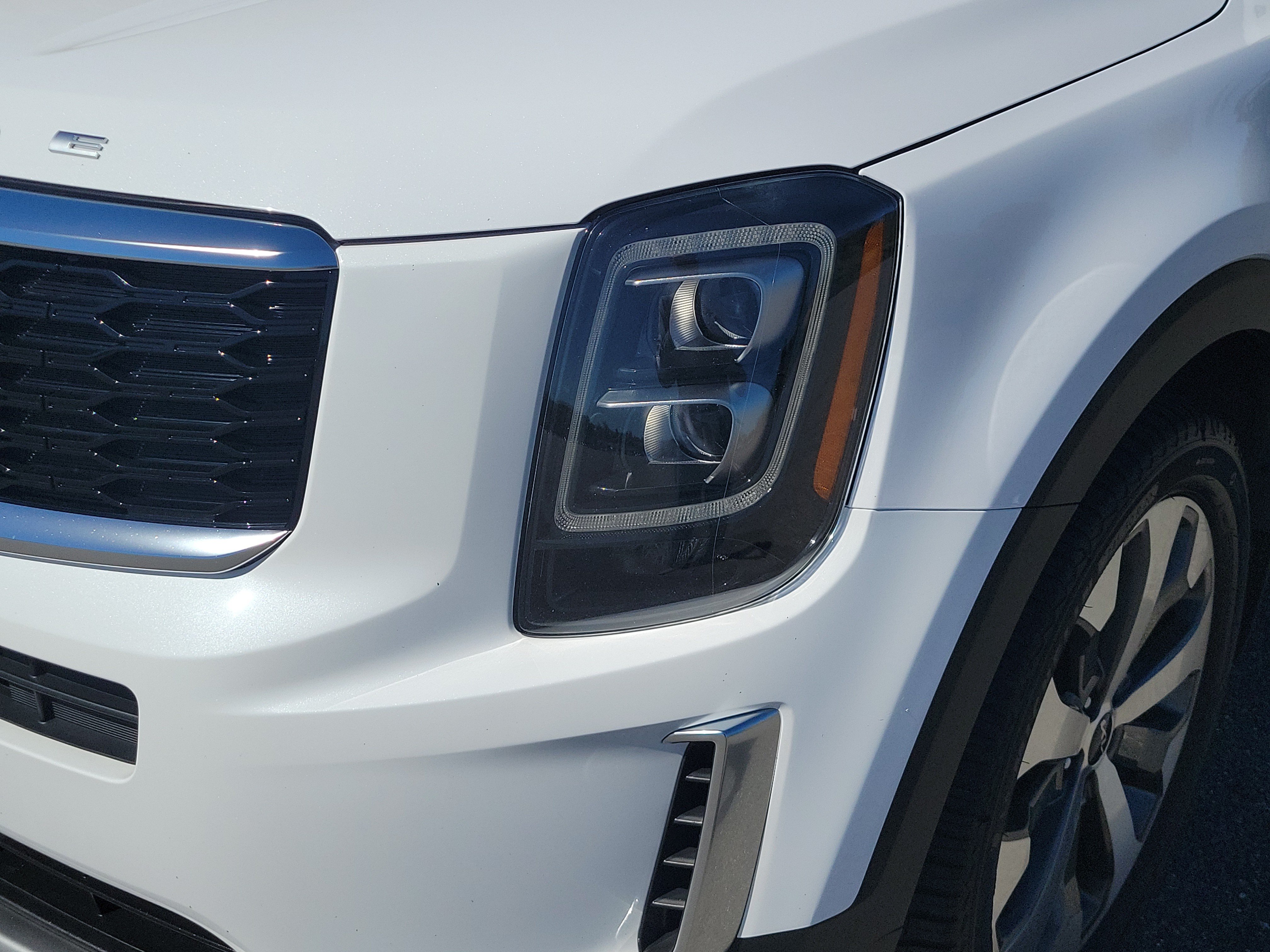 Used 2022 Kia Telluride EX w/ EX Premium Package AWD/4WD image 9