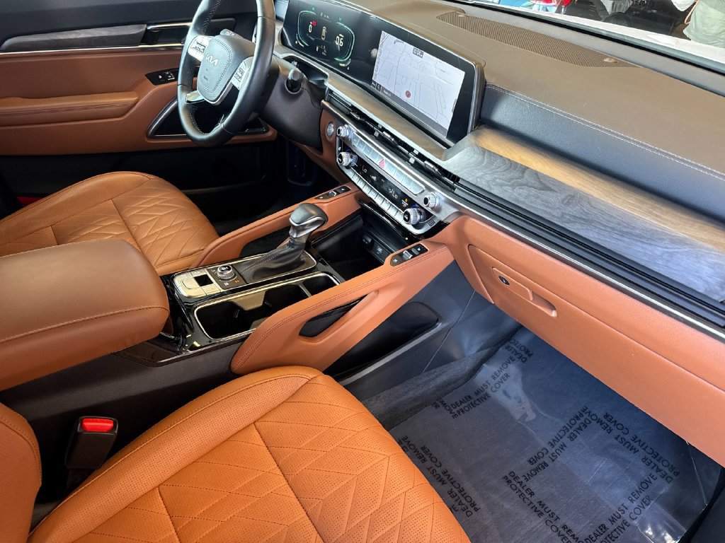 Used 2025 Kia Telluride AWD image 19