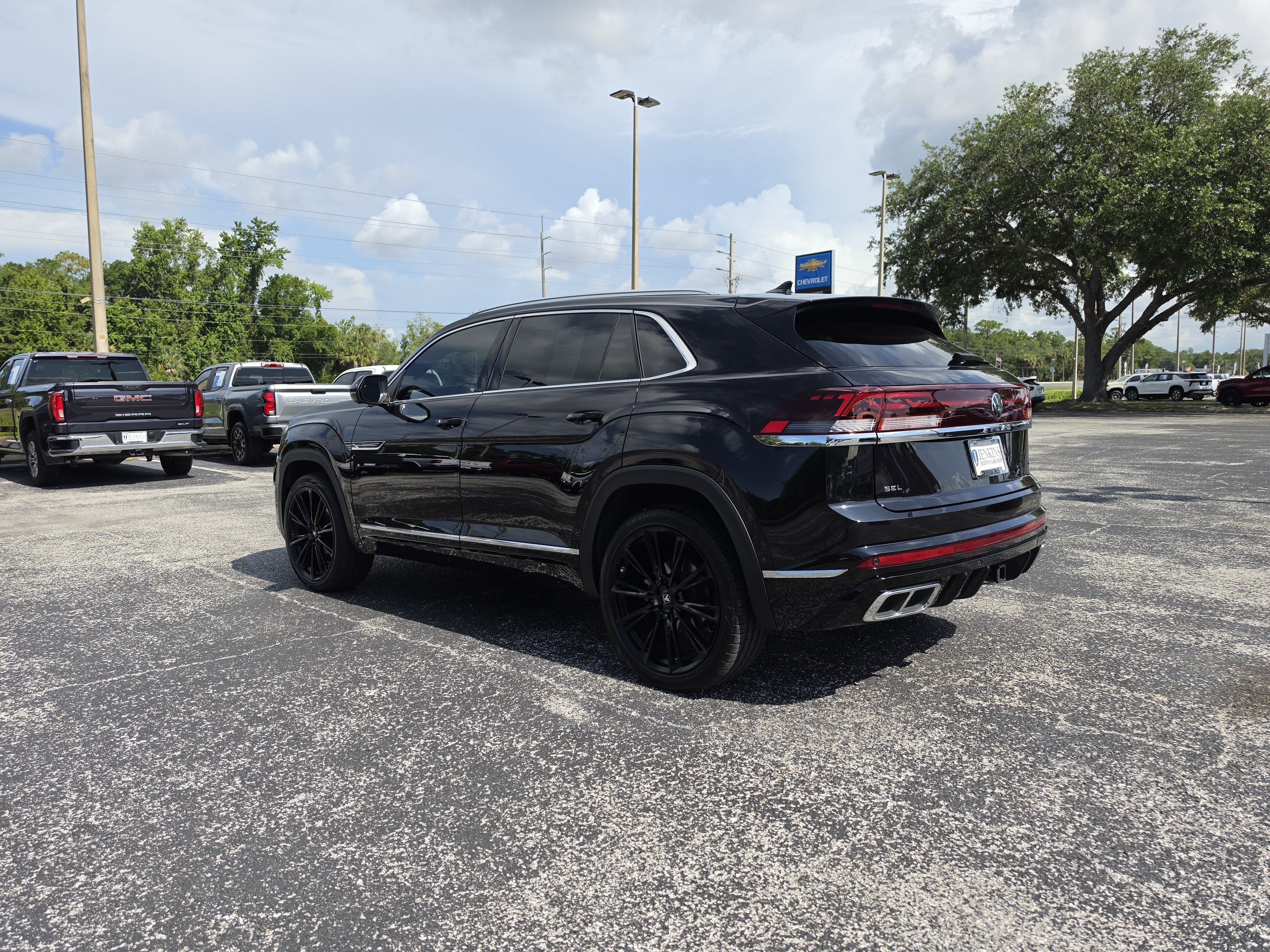 Used 2024 Volkswagen Atlas Cross Sport SEL Premium R-Line AWD/4WD image 7