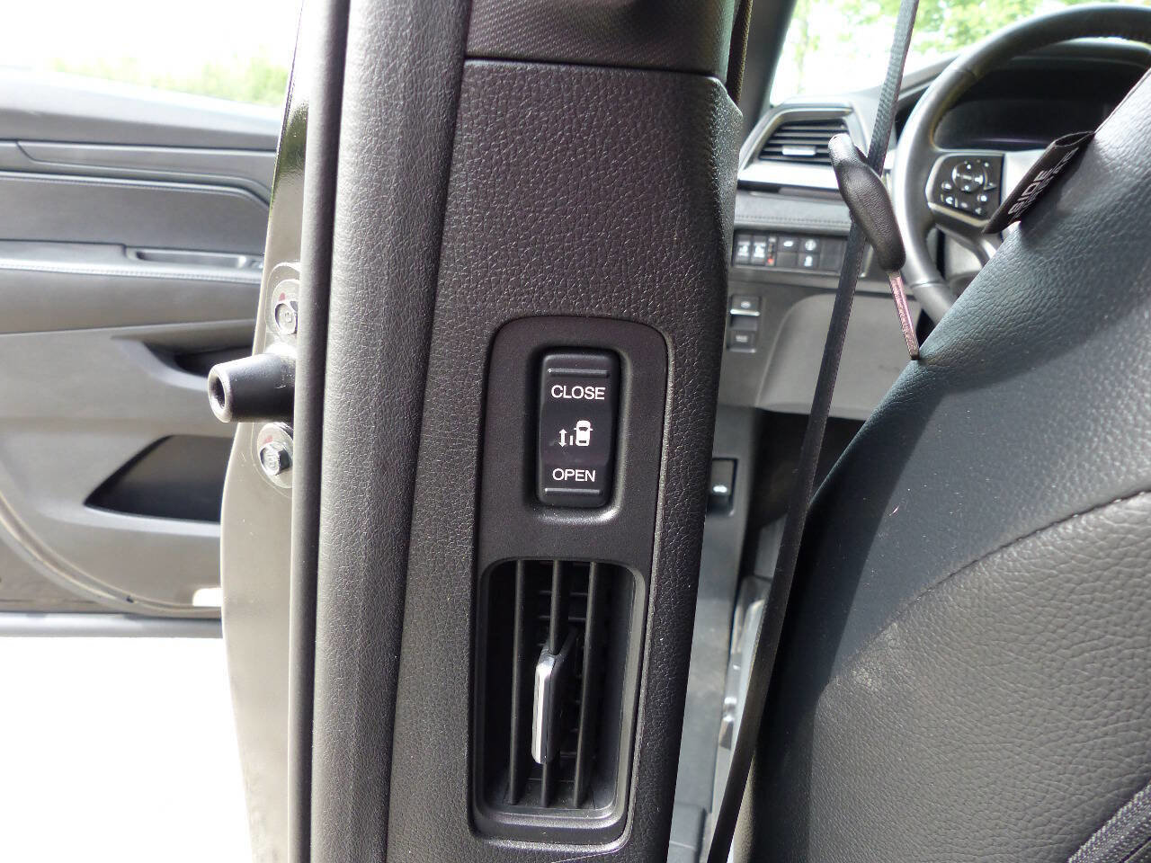 Used 2024 Honda Odyssey Sport image 44