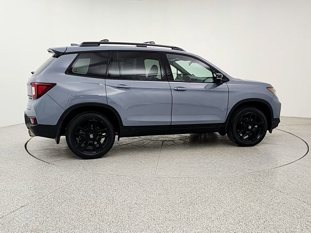 Used 2025 Honda Passport Black Edition image 4