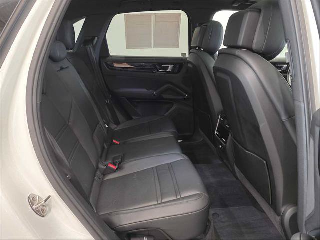 Used 2023 Porsche Cayenne AWD/4WD image 15