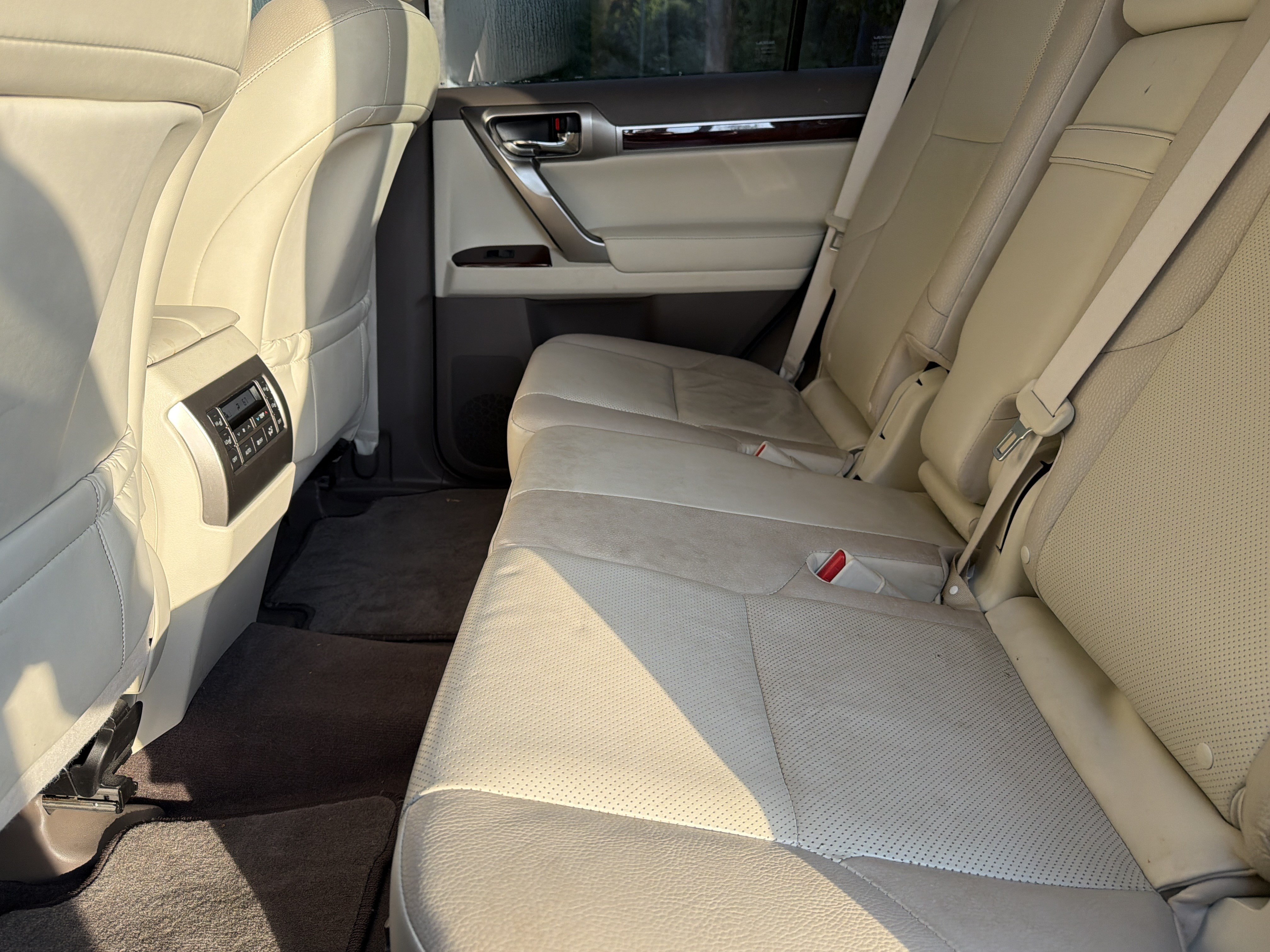 Used 2017 Lexus GX 460 Premium w/ Premium Package AWD/4WD image 29