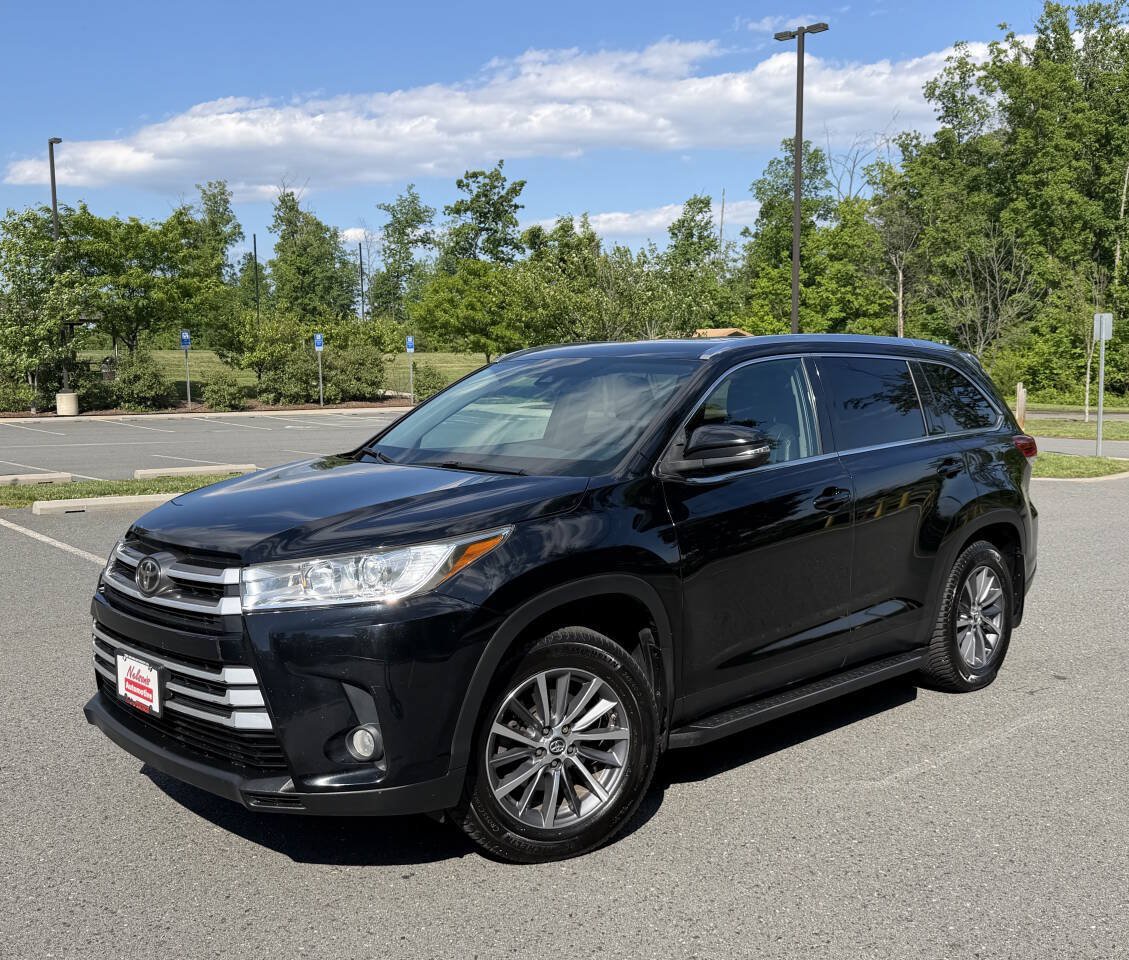 Used 2019 Toyota Highlander XLE AWD/4WD image 1