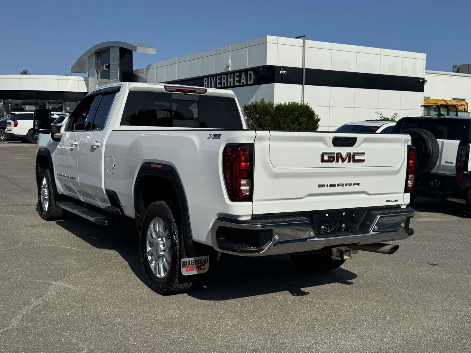 Used 2024 GMC Sierra 3500 SLE w/ SLE Value Package AWD/4WD image 3
