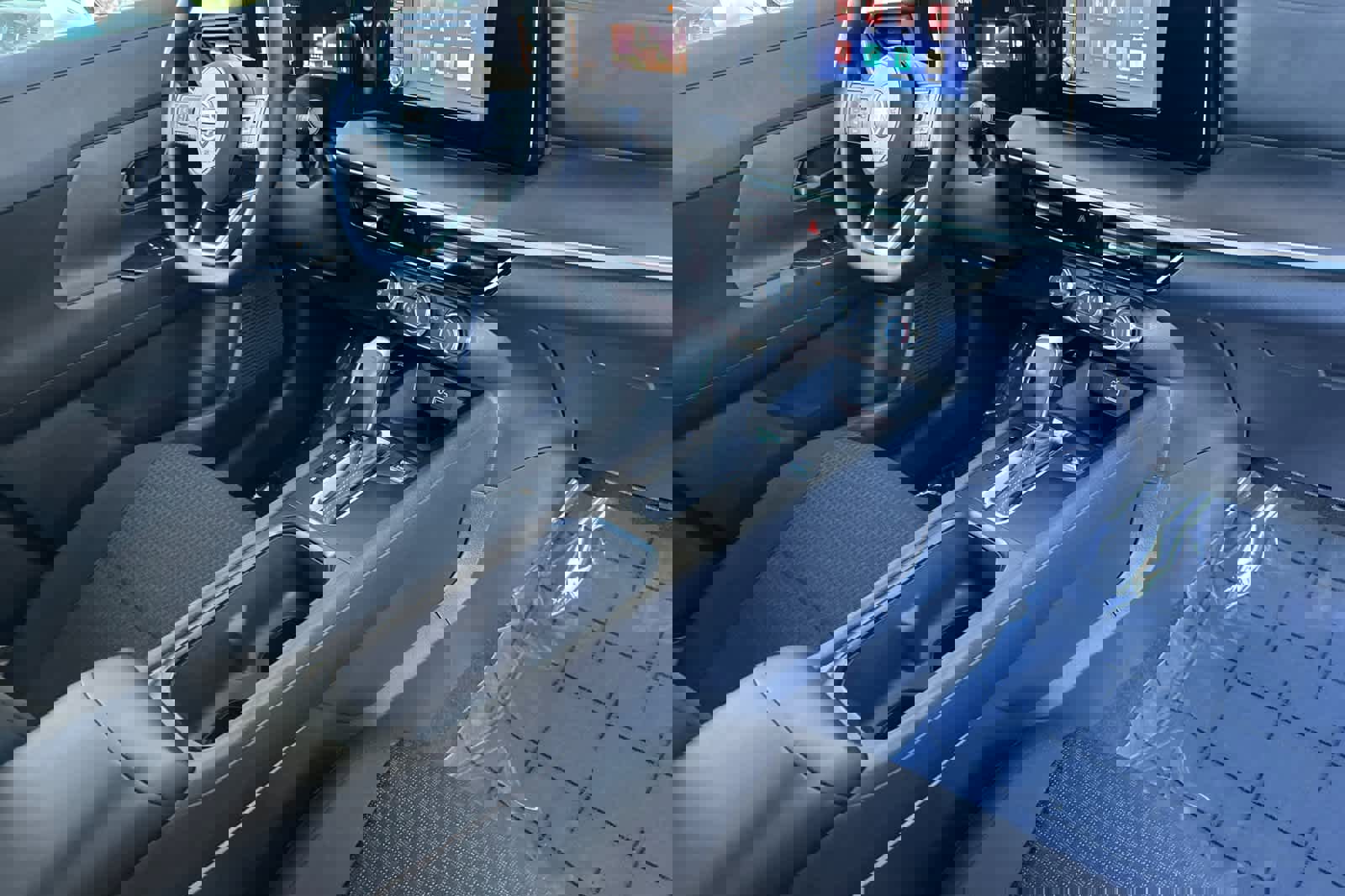 New 2025 Nissan Kicks S image 16