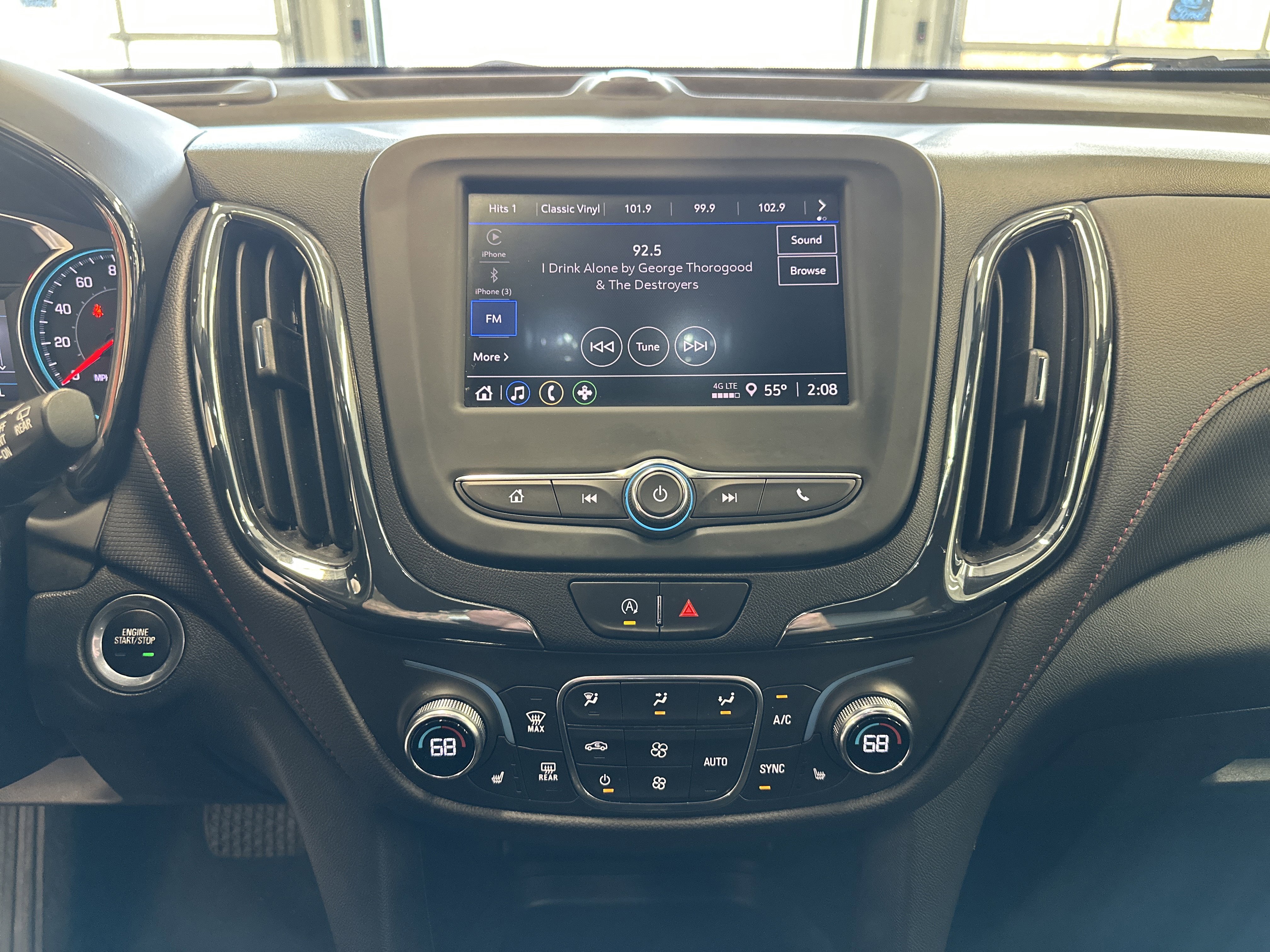 Used 2023 Chevrolet Equinox RS image 3