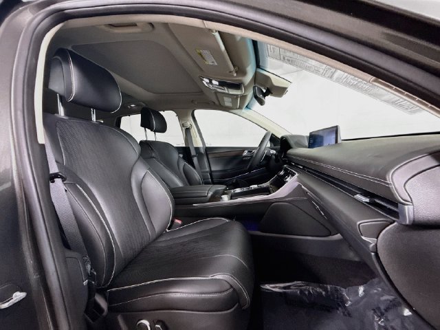 Used 2024 Genesis GV80 2.5T w/ Advanced Package AWD/4WD image 30