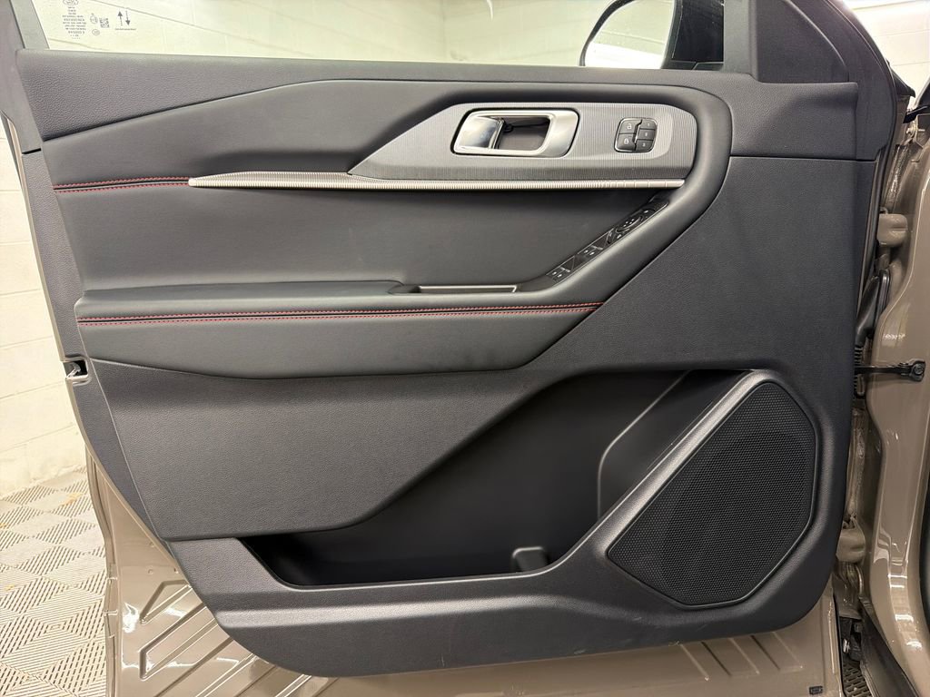 New 2026 Ford Explorer ST-Line w/ ST-Line Street Pack RWD image 15