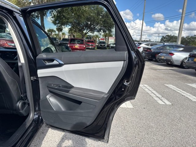 Used 2024 Volkswagen Taos SE image 16