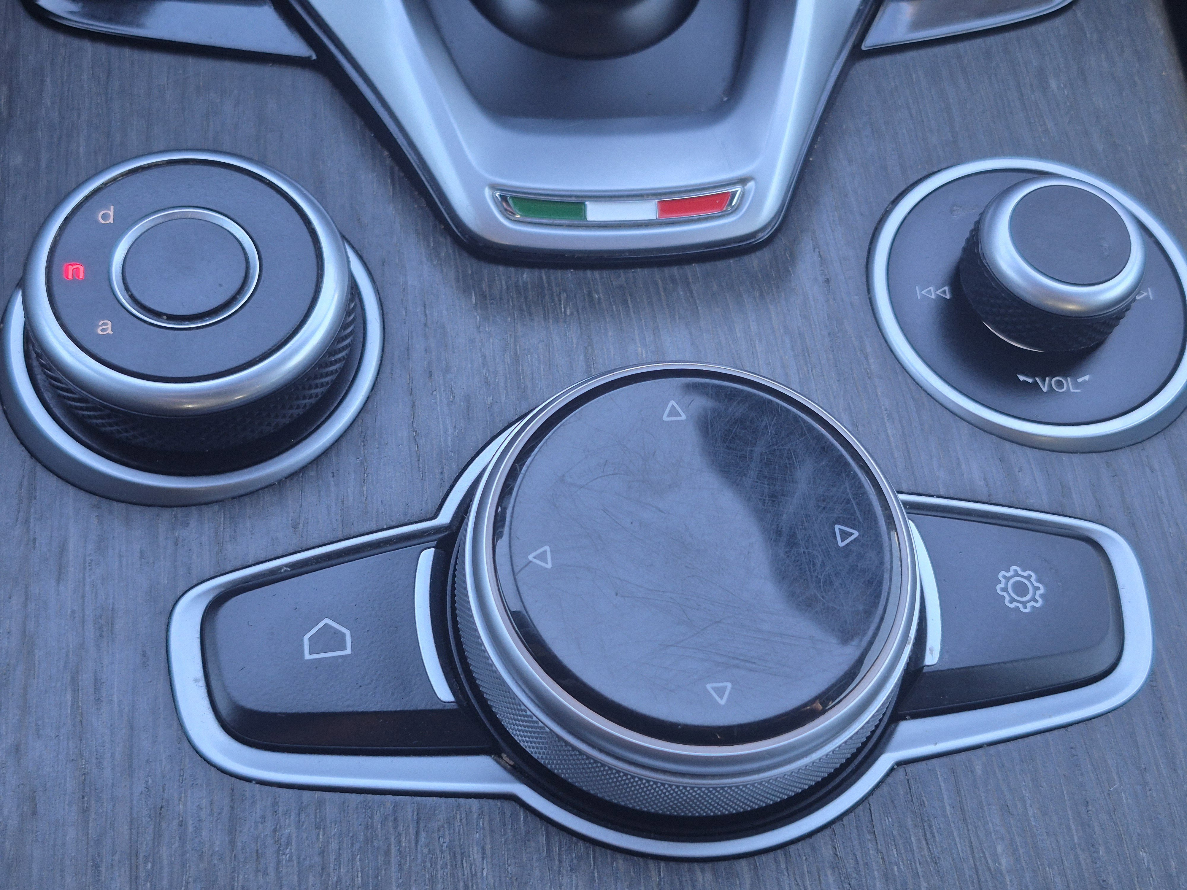 Used 2022 Alfa Romeo Stelvio Ti w/ Active Assist Plus Package image 27