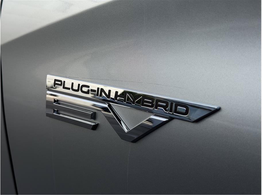 Used 2025 Mitsubishi Outlander 4WD Plug-In Hybrid image 27