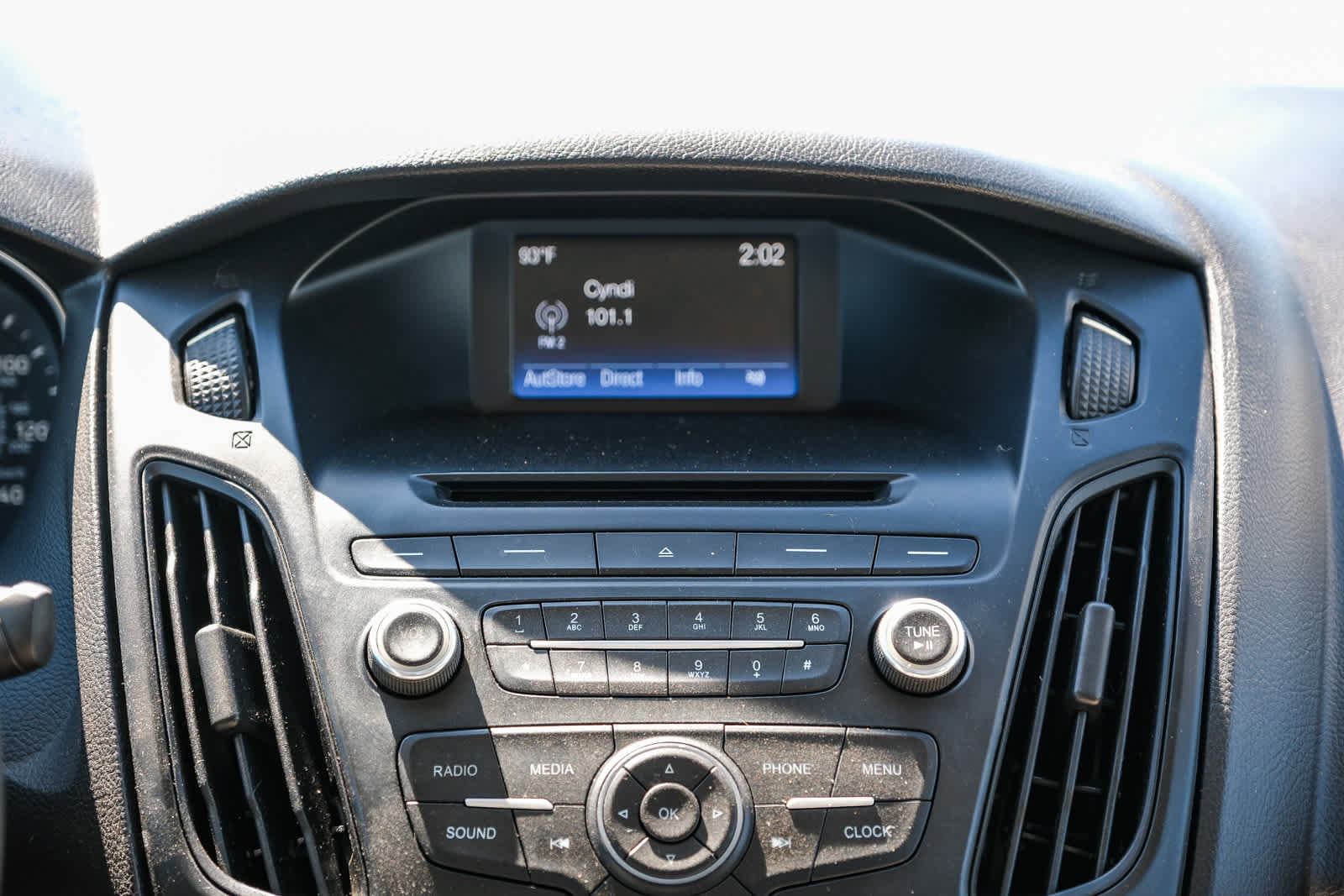 Used 2015 Ford Focus SE FWD image 16