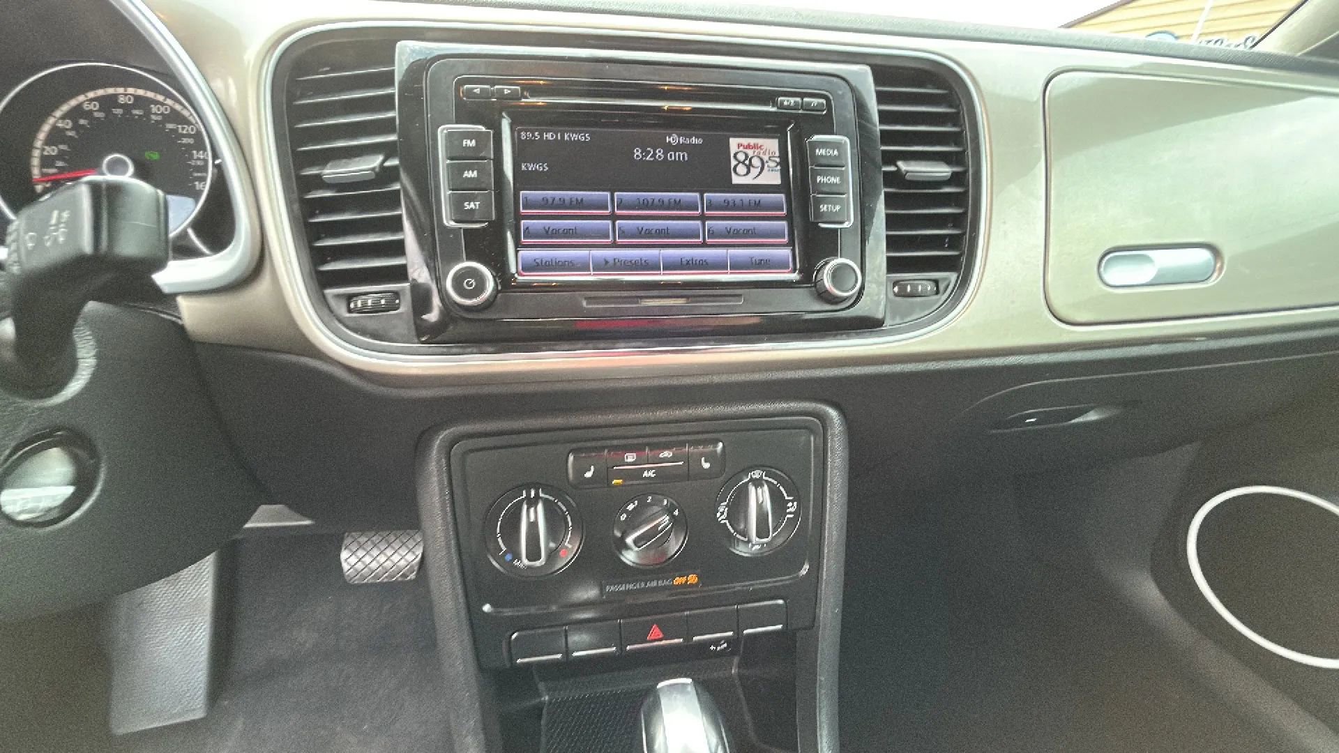 Used 2013 Volkswagen Beetle 2.5 image 8