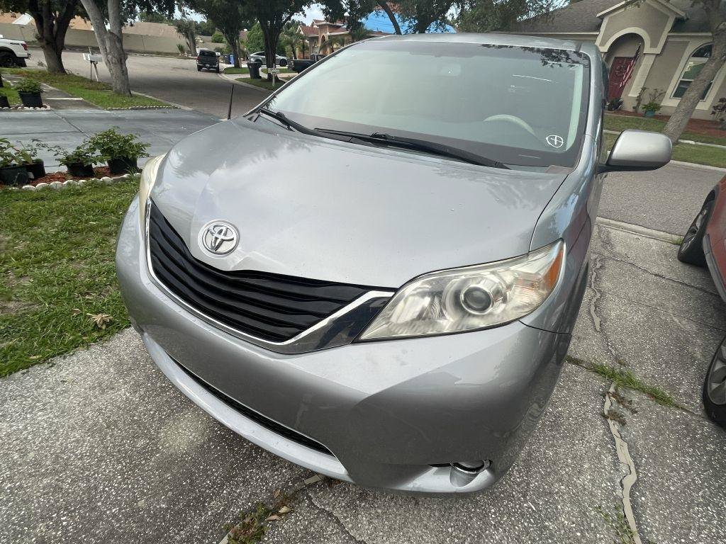 Used 2014 Toyota Sienna LE FWD image 21
