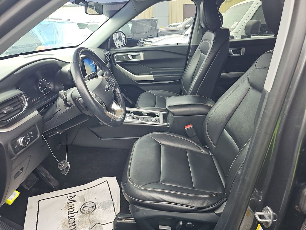 Used 2020 Ford Explorer XLT w/ Equipment Group 202A image 9