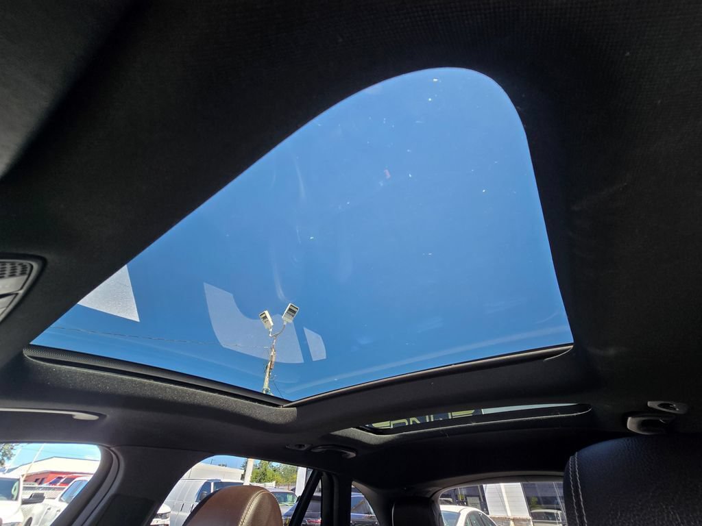 Used 2018 Mercedes-Benz GLC 300 4MATIC image 33