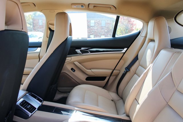 Used 2015 Porsche Panamera 4 image 31