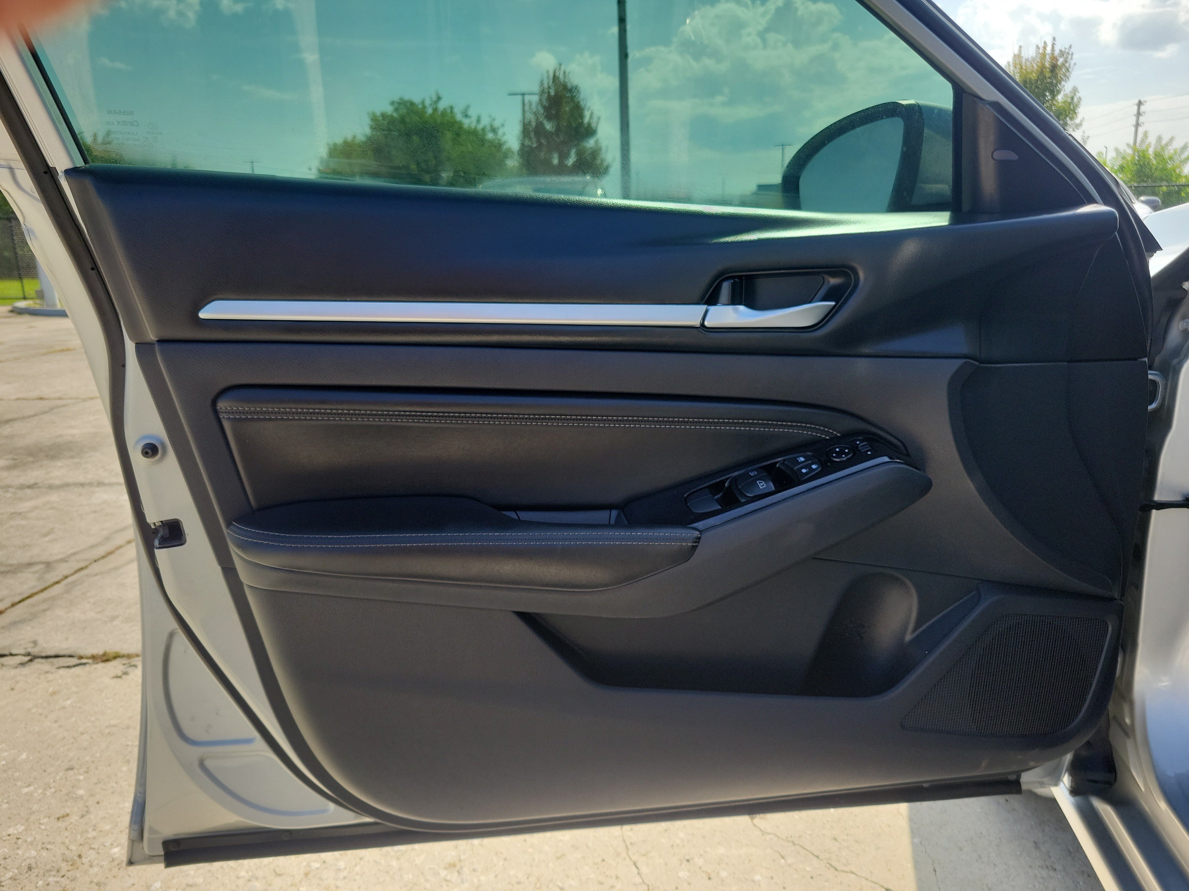 Used 2022 Nissan Altima 2.5 SL FWD image 14
