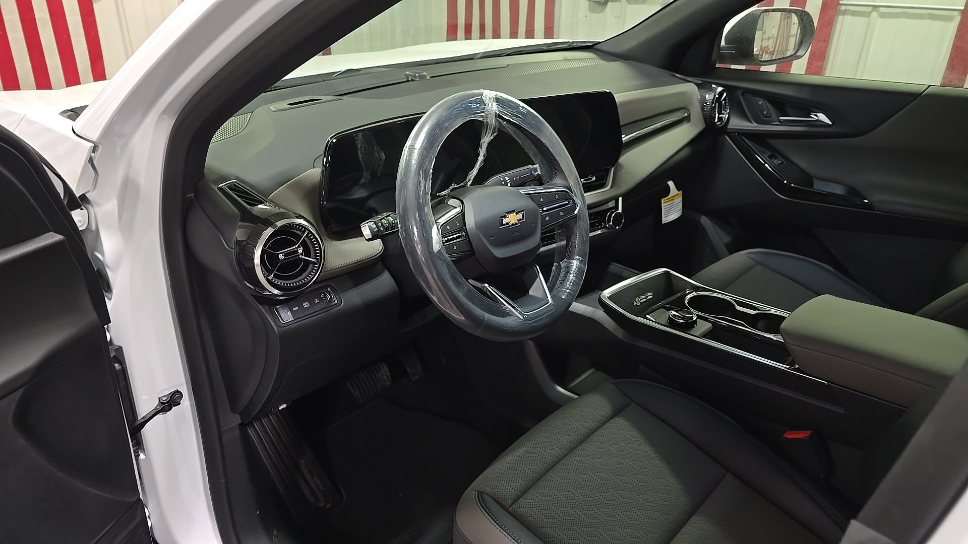 New 2026 Chevrolet Equinox LT w/ Convenience Package II image 19