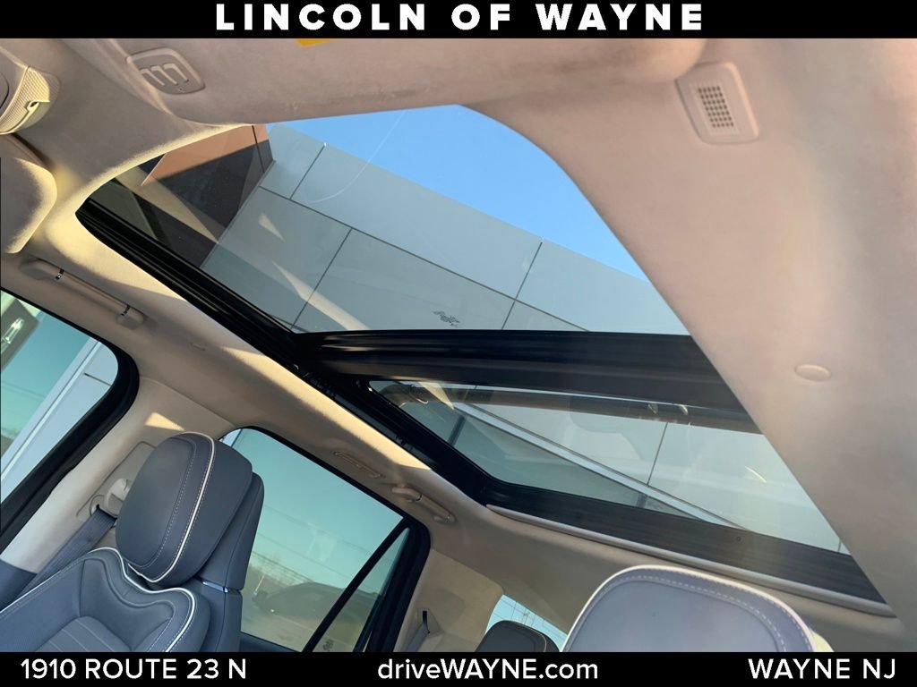 Used 2020 Lincoln Navigator Black Label w/ Cargo Convenience Package image 14