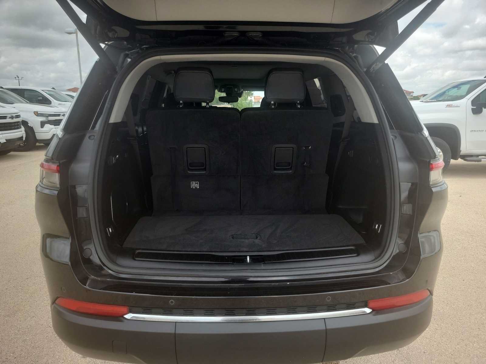 Used 2021 Jeep Grand Cherokee L Limited AWD/4WD image 23