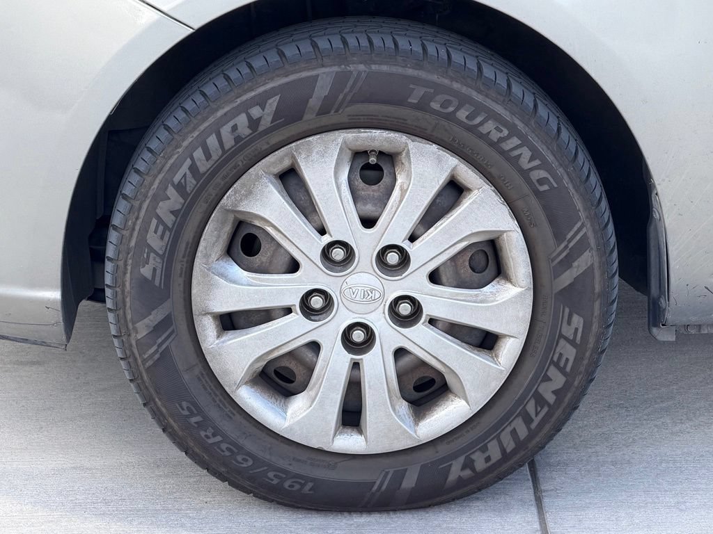 Used 2010 Kia Forte EX FWD image 11