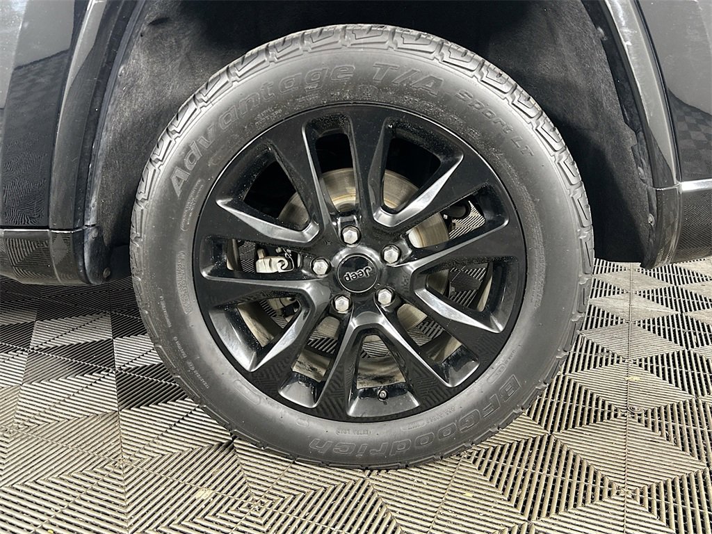 Used 2019 Jeep Grand Cherokee Altitude image 35