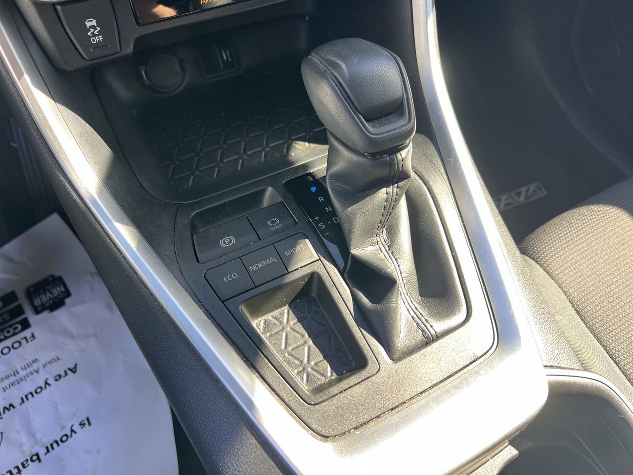 Used 2019 Toyota RAV4 LE FWD image 26