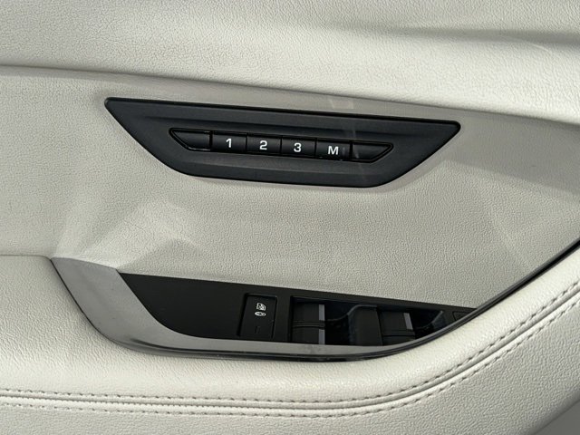 Used 2020 Jaguar XE S image 23