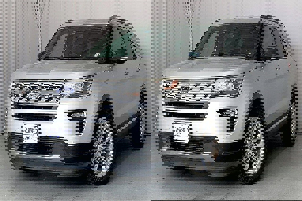 Used 2019 Ford Explorer XLT w/ Equipment Group 202A image 2