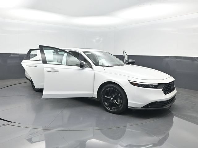 Used 2025 Honda Accord SE image 38