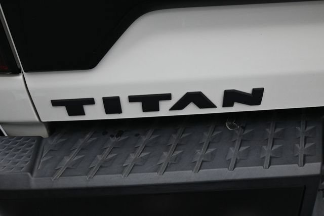 Used 2023 Nissan Titan PRO-4X w/ Pro-4x Convenience Package AWD/4WD image 14