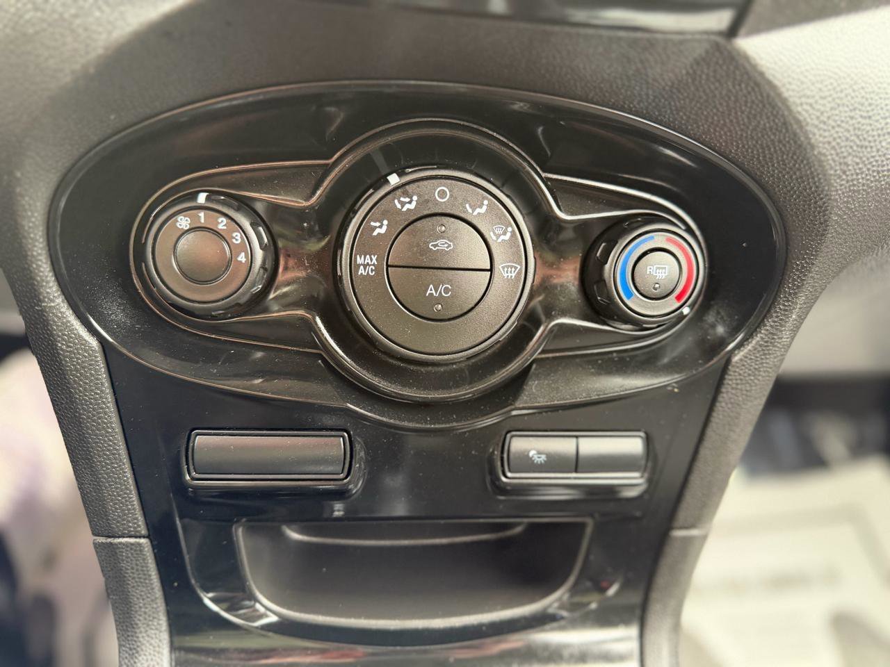 Used 2019 Ford Fiesta ST-Line image 36