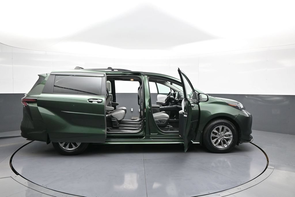 Certified 2025 Toyota Sienna XLE w/ XLE Plus Package AWD/4WD image 44