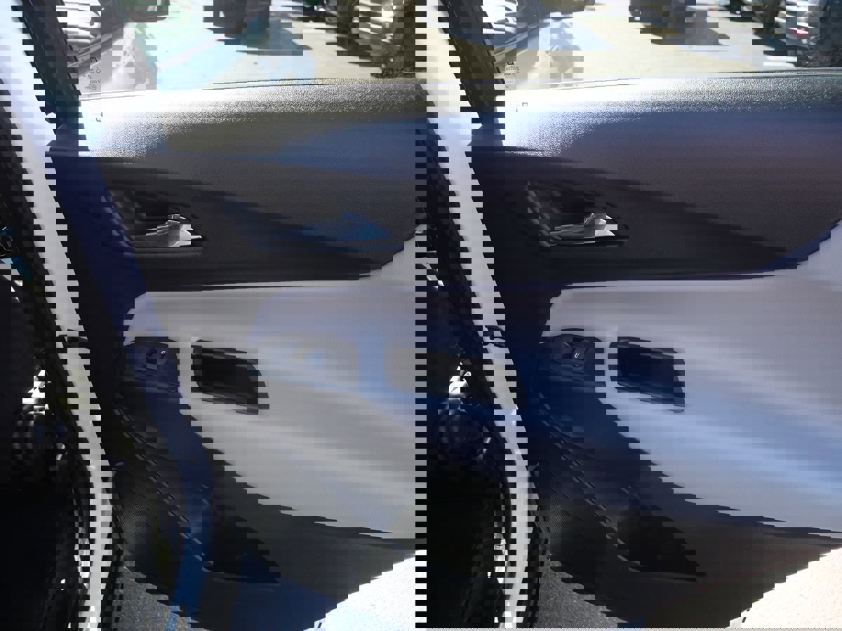 Used 2019 Chevrolet Equinox LS w/ LS Convenience Package image 29