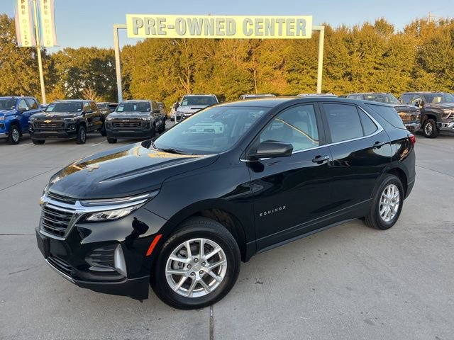Used 2023 Chevrolet Equinox LT image 2