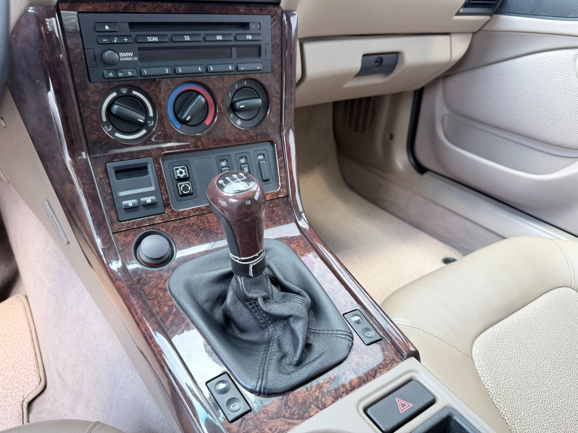 Used 1999 BMW Z3 2.5i RWD image 16