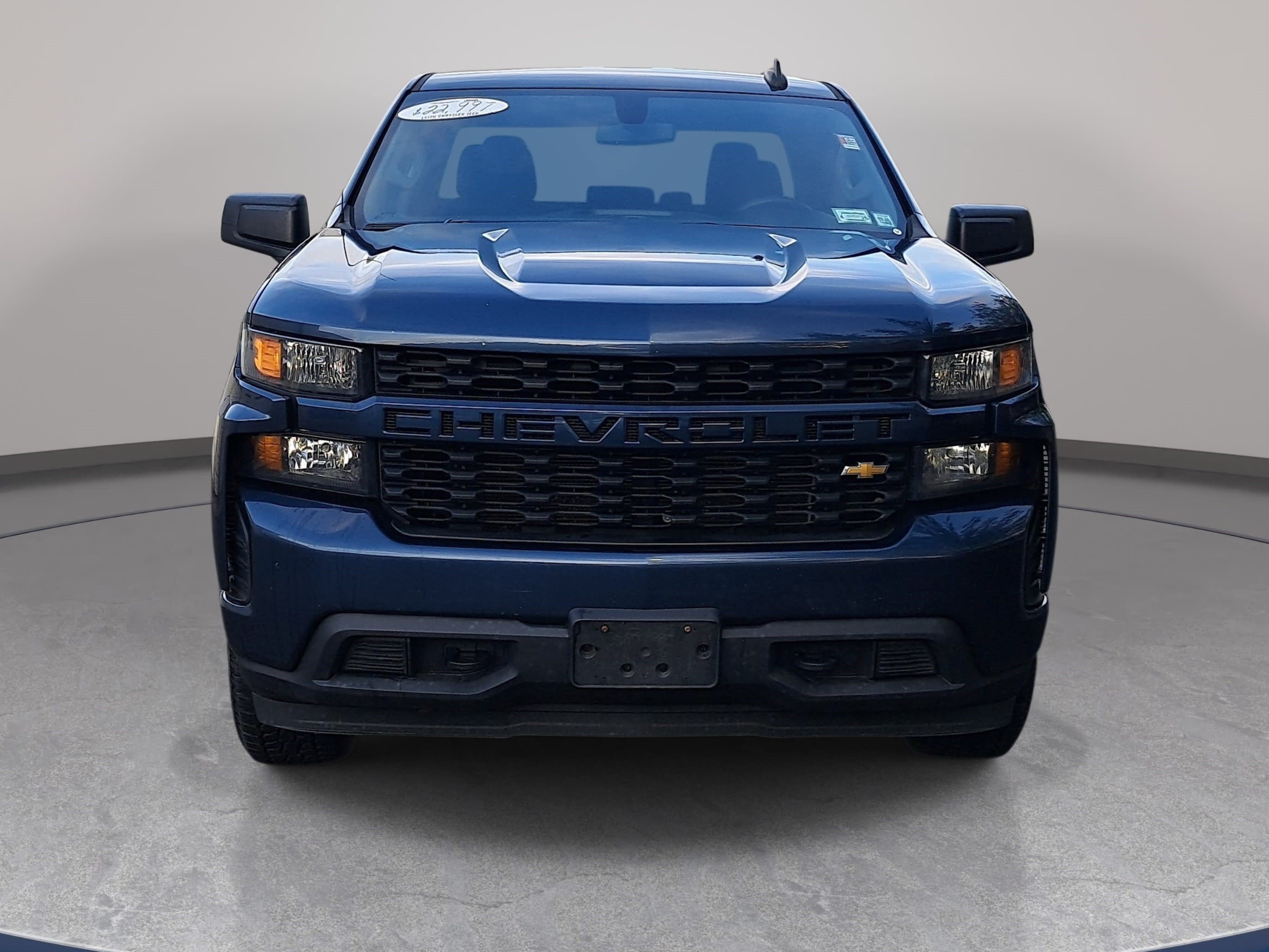 Used 2019 Chevrolet Silverado 1500 Custom w/ Custom Value Package AWD/4WD image 2