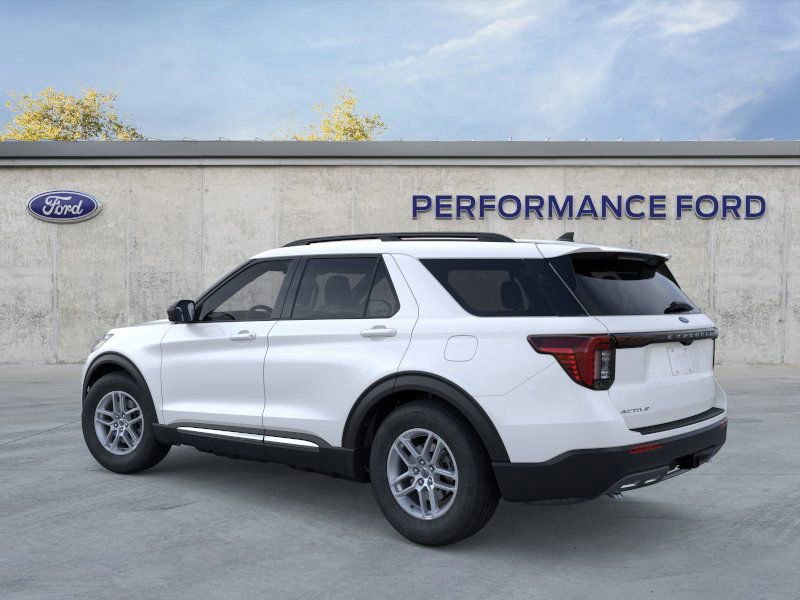 Used 2025 Ford Explorer Active w/ Active Comfort Package image 4