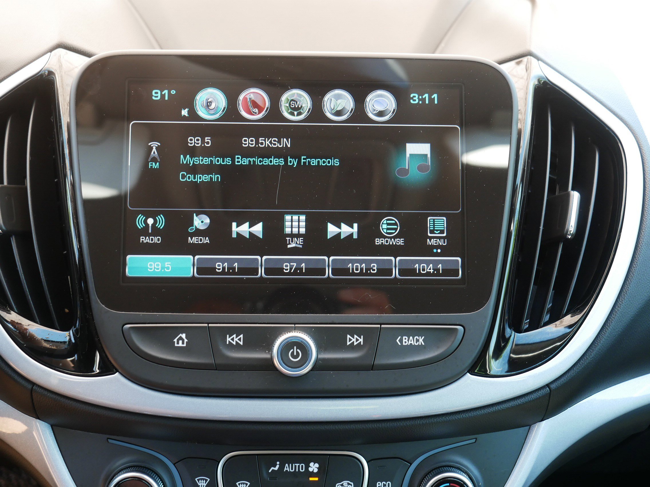Used 2016 Chevrolet Volt LT w/ Comfort Package FWD image 22