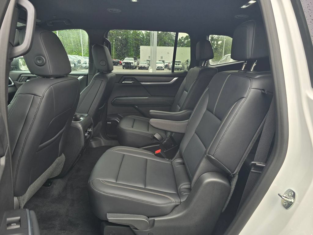 Used 2026 GMC Acadia Elevation w/ Elevation Premium Package FWD image 25